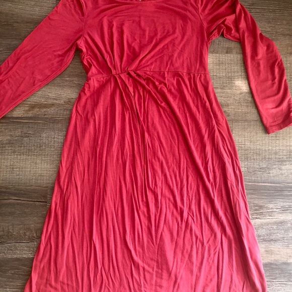 Old Navy pleated front Jersey Maternity Dress - Picture 5 of 5